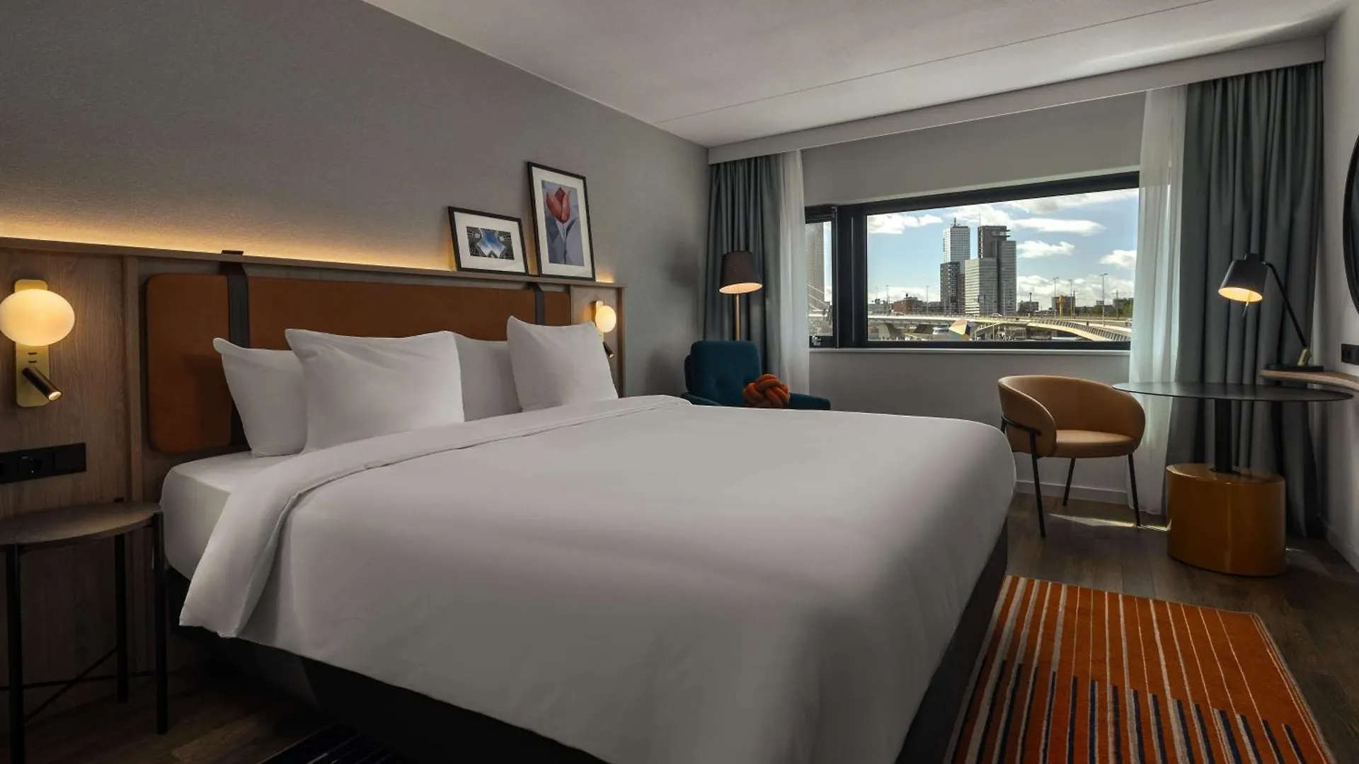 Hotel Doubletree By Hilton Rotterdam Centre 4*,  Países Bajos